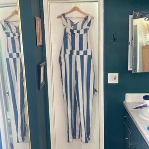 Levi’s Oversized Striped Overalls 1X $55